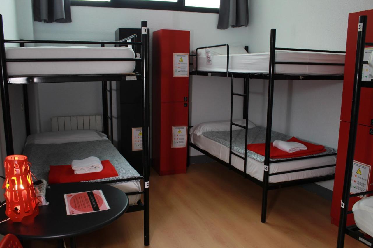 Single Bed 4-Bed Dormitory Room