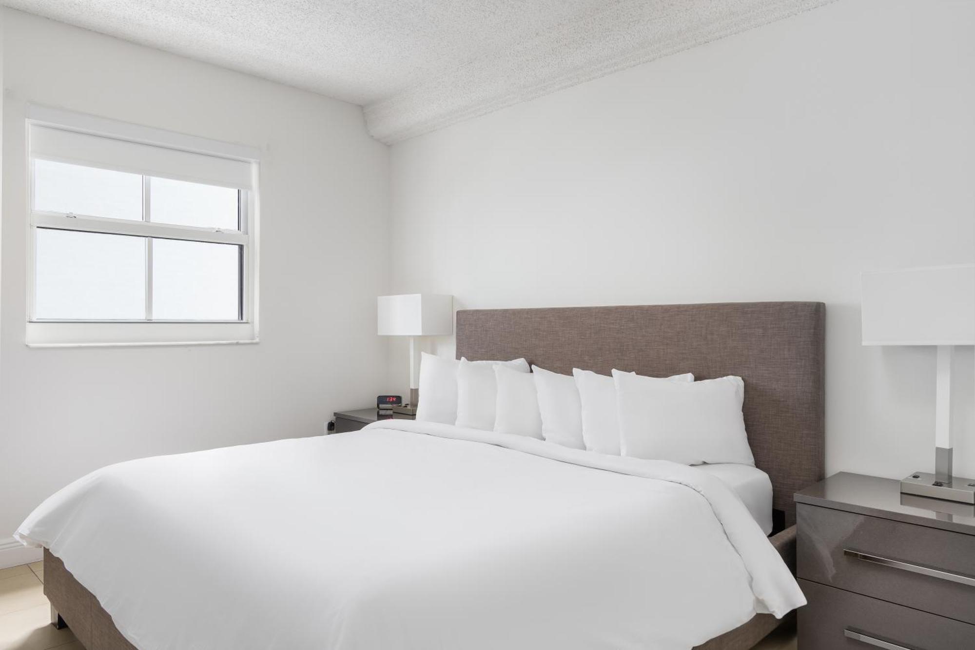 Standard Two-Bedroom Suite Balcony,1211662858:JPEG
