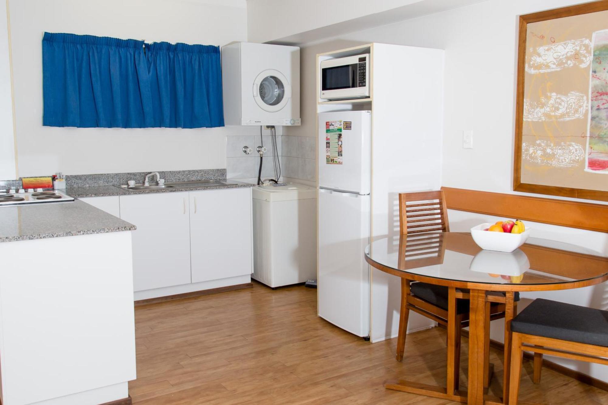 Standard One Bedroom Apartment includes Free Parking & Wifi,1566956789:JPEG