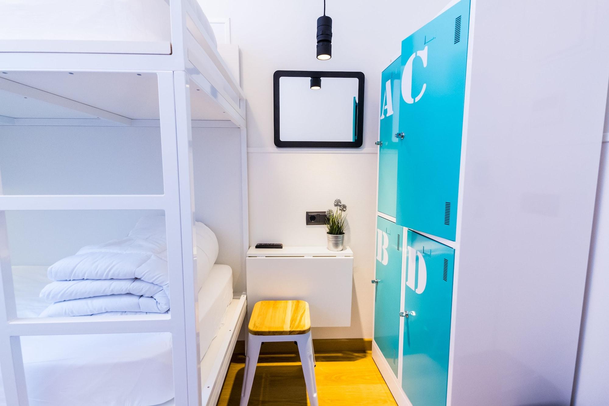 Bed 4-Bed Mixed Dormitory Room