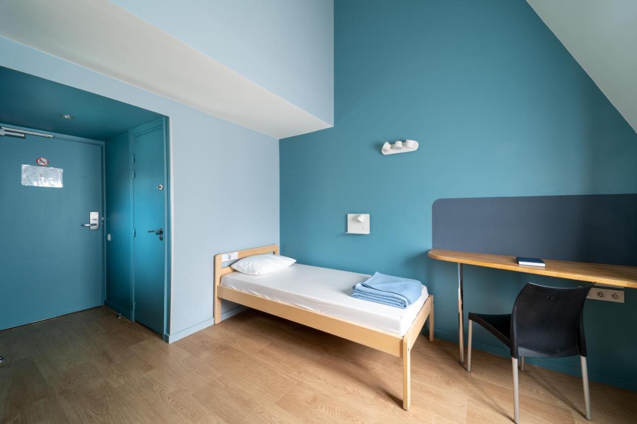 Camera Singola Femminile con Bagno in Comune