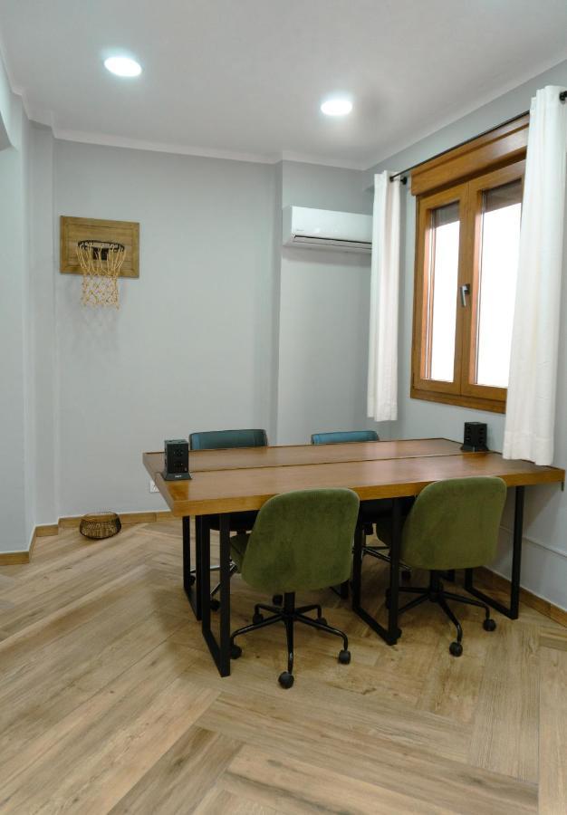 Bed in 4-Bed Mixed Superior Dormitory Room with private Bathroom and coworking space