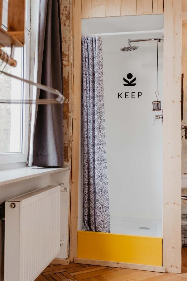 Twin Room Shower