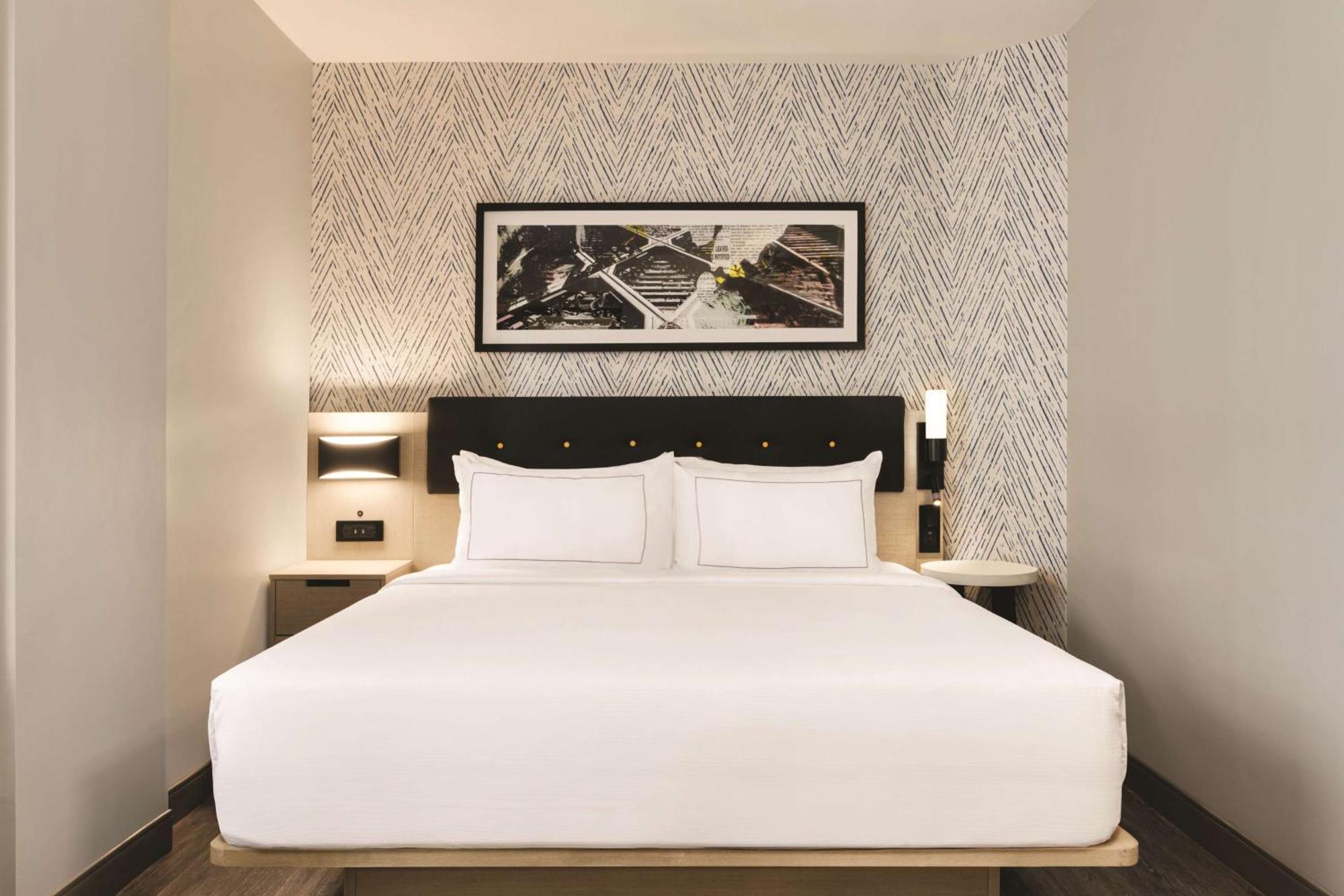 King Room Partial Landmark View