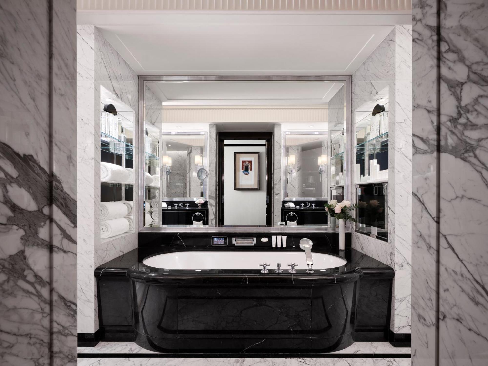 Deluxe King Room,1554964336:JPEG
