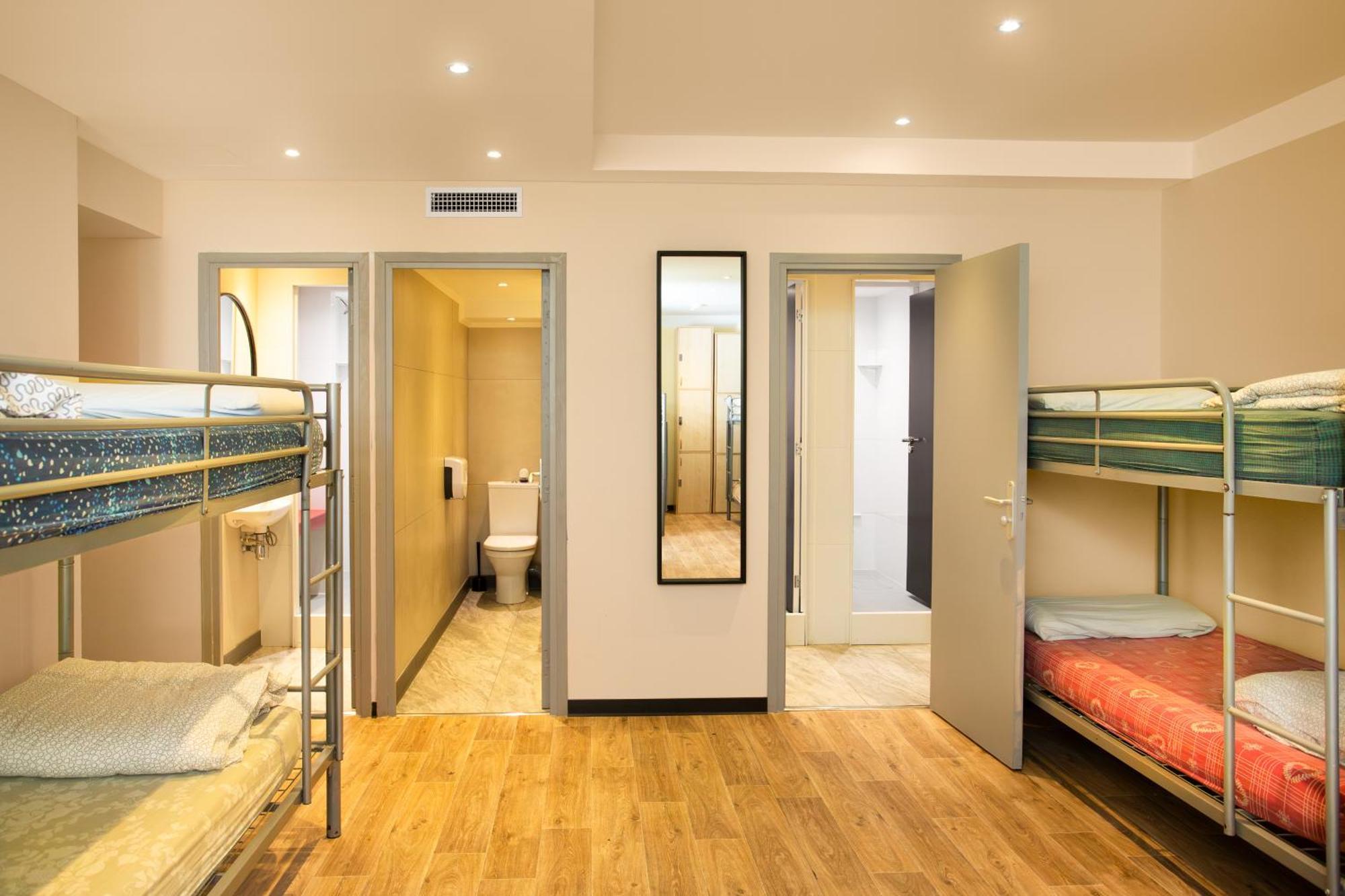 Single Bed 12-Bed Female Dormitory Room,1571290448:JPEG