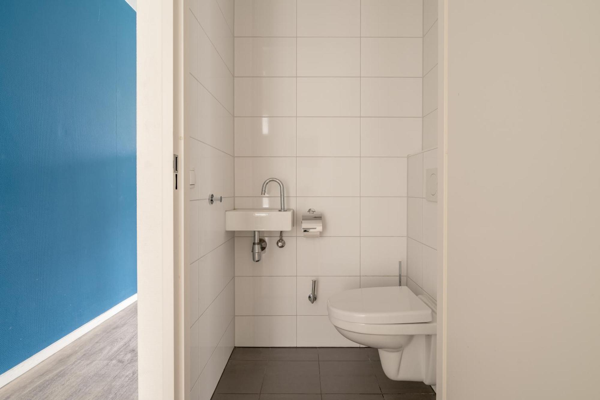 Large 2 Bedroom Apartment - Canal view,1596068633:JPEG