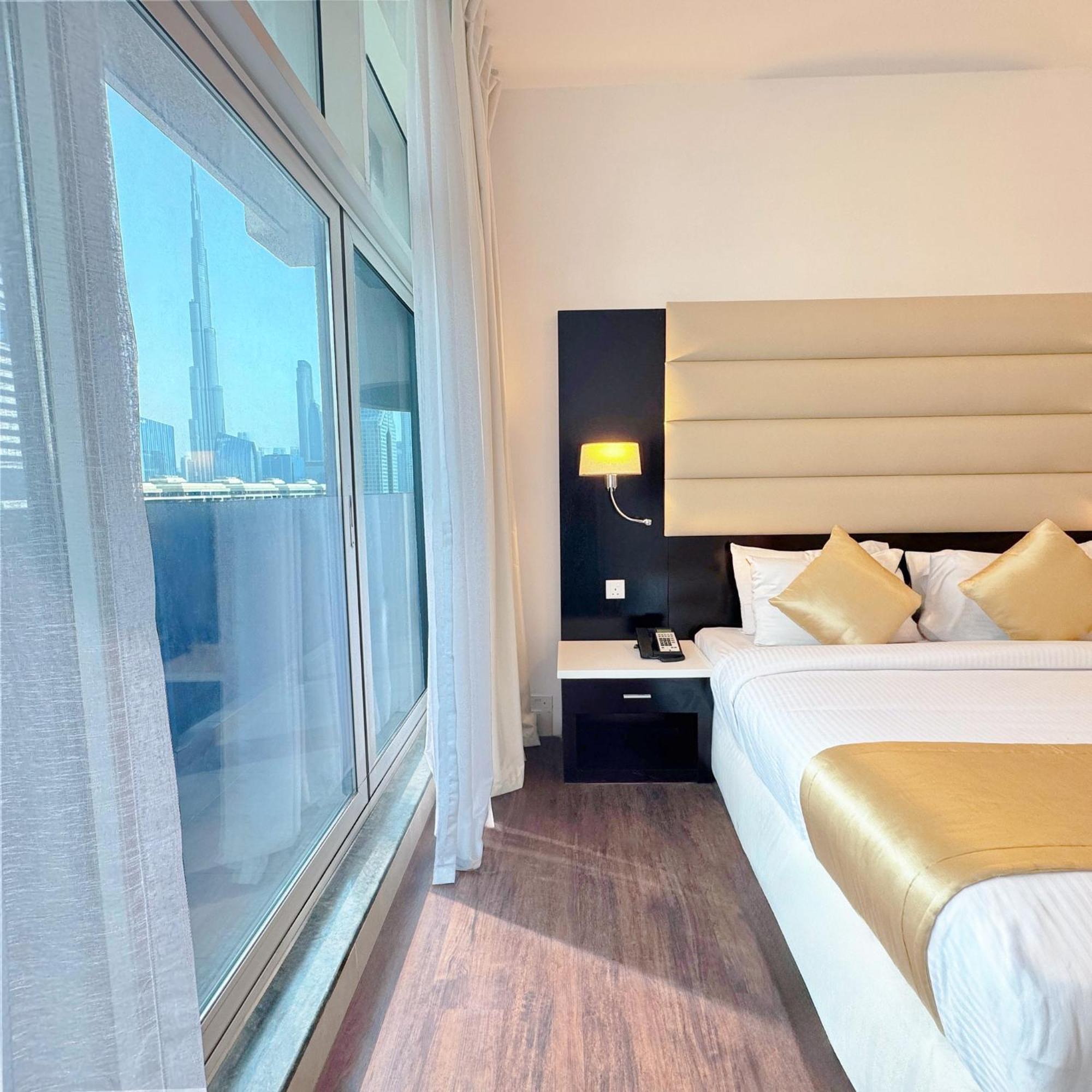 Deluxe King Room With Burj Khalifa View