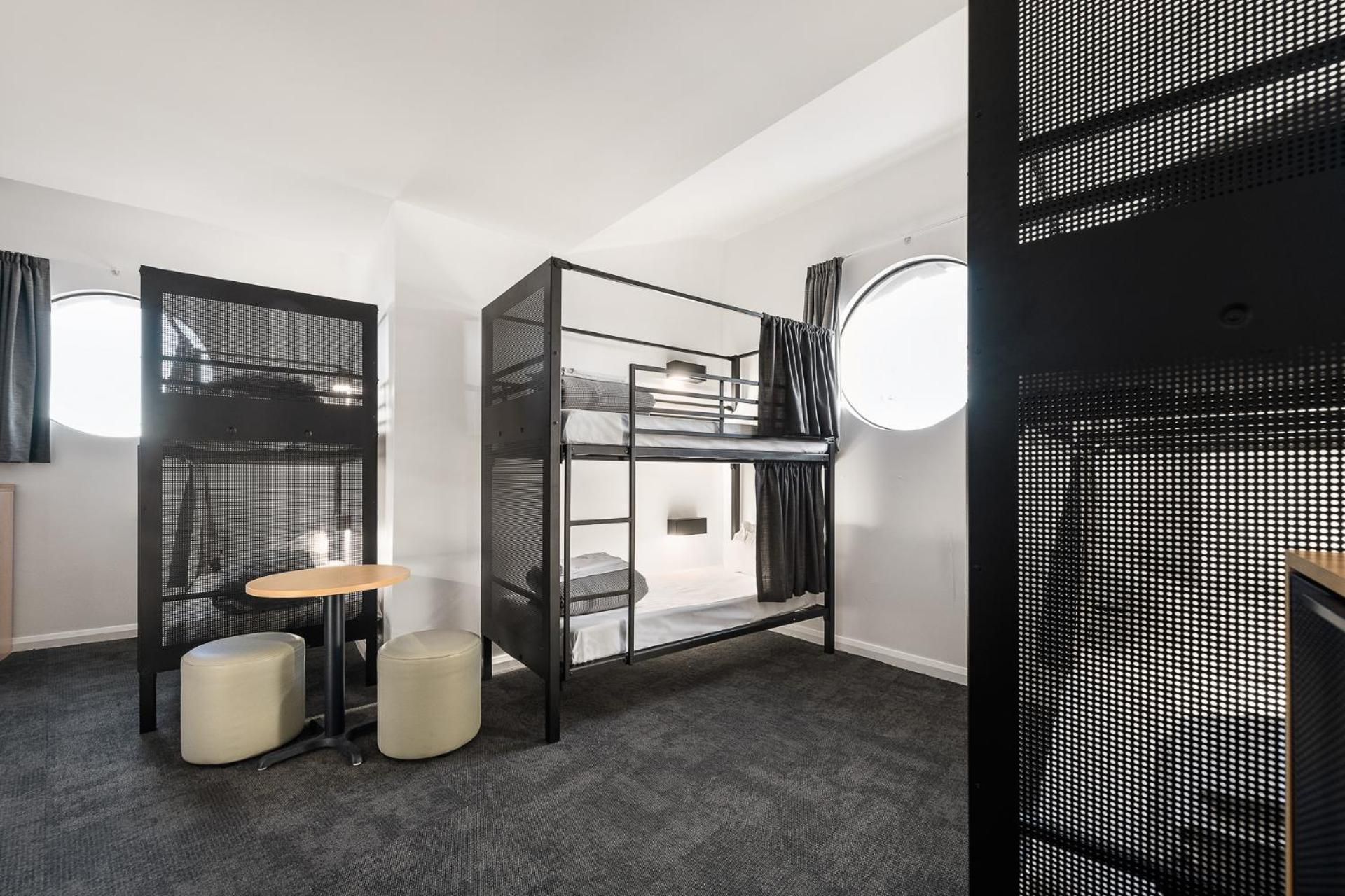 Bed 8-Bed Mixed Dormitory Room
