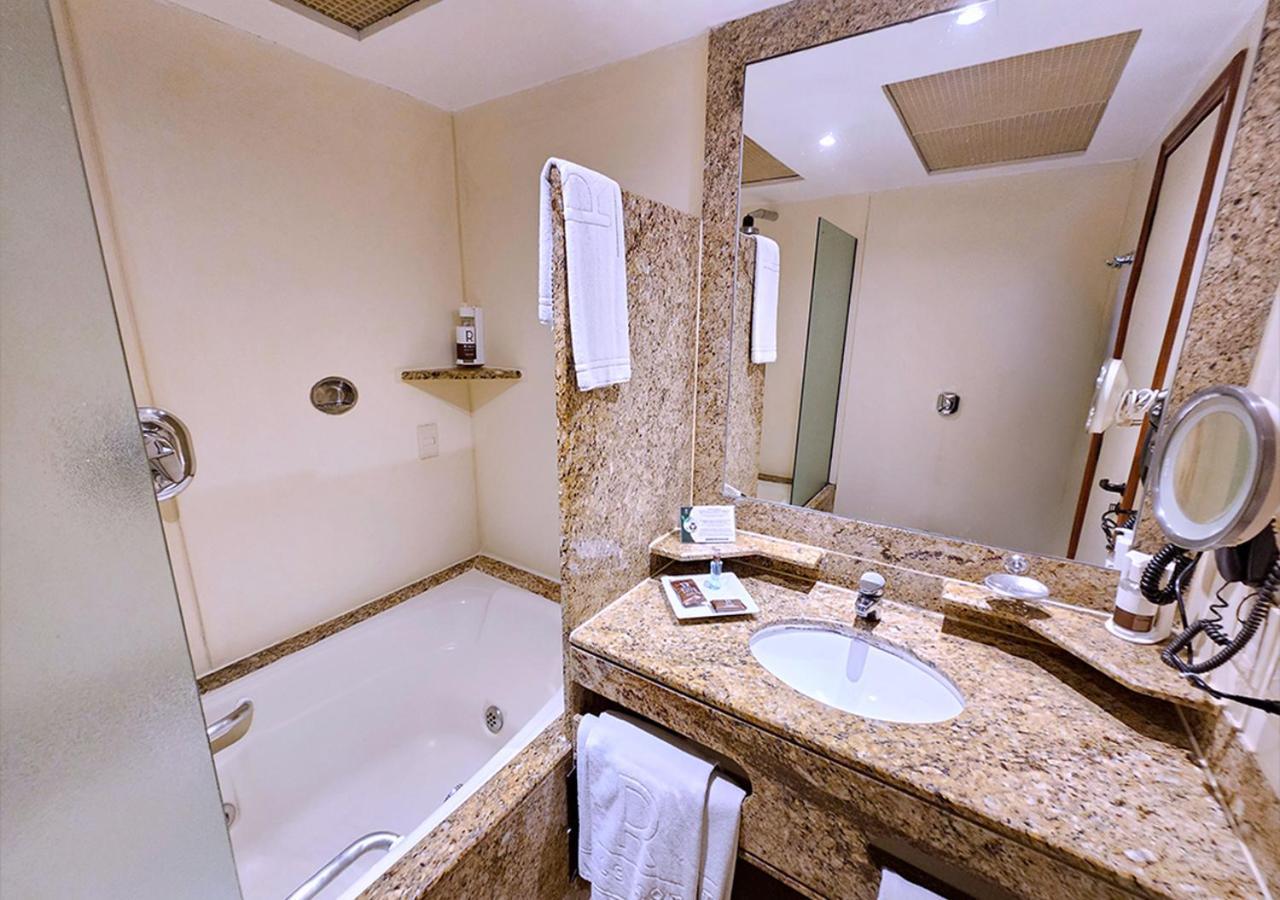 Luxury Triple Room with 3 Single Beds