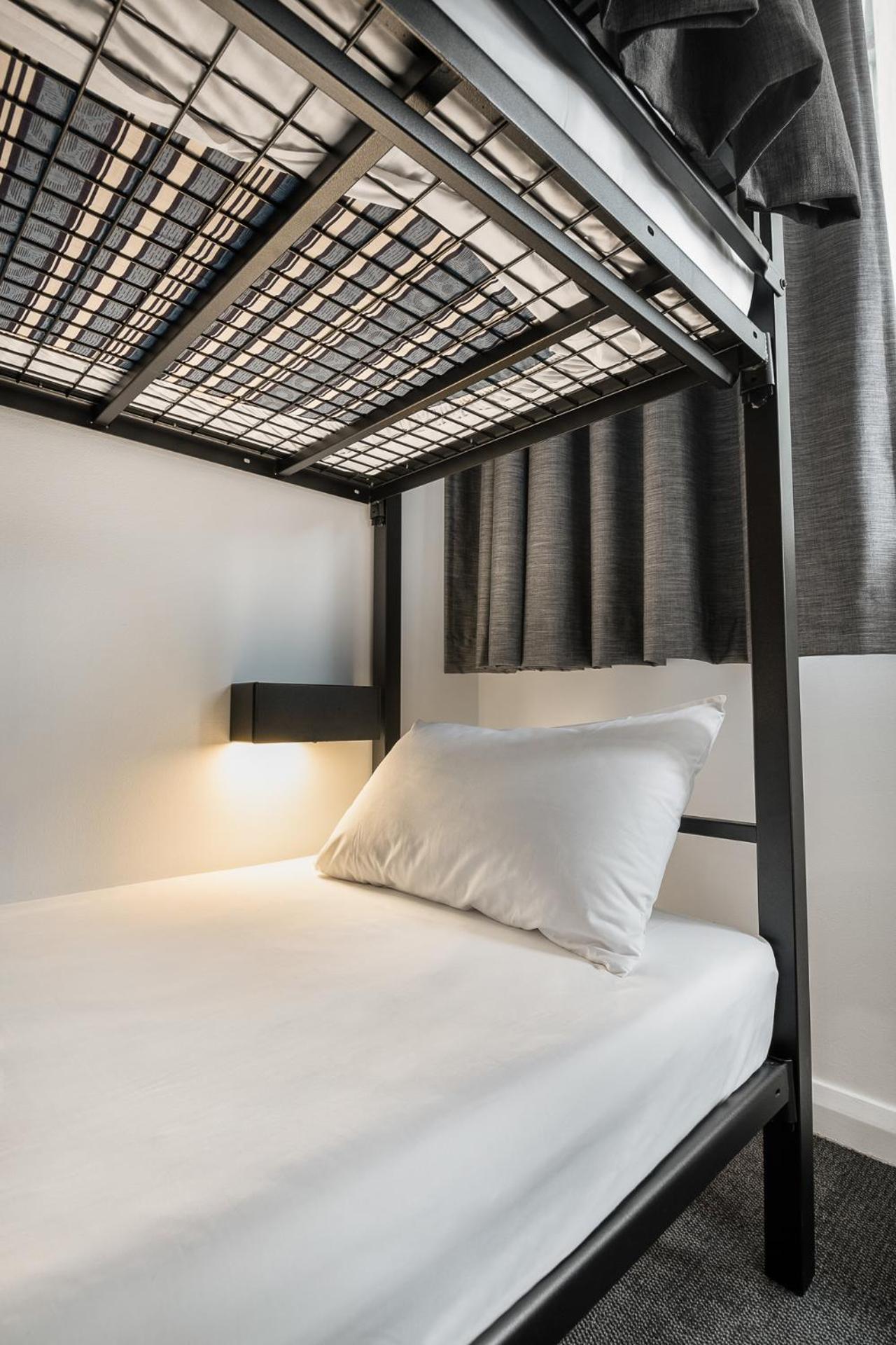 Bed 6-Bed Male Dormitory Room