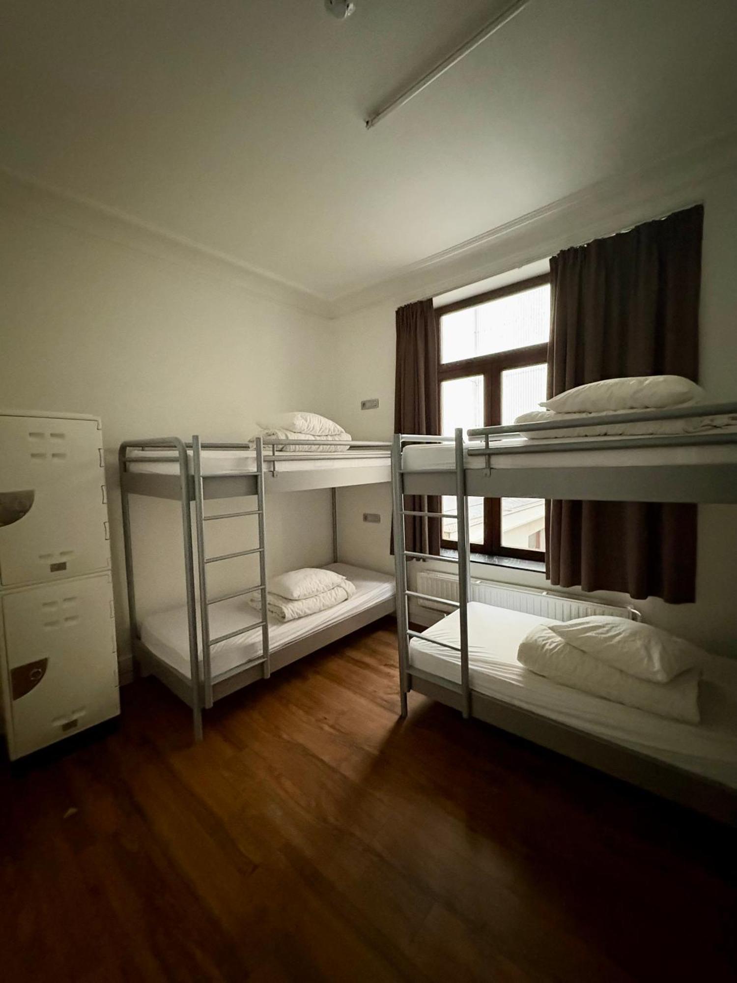 Chambre Quadruple avec Salle de Bains Privative