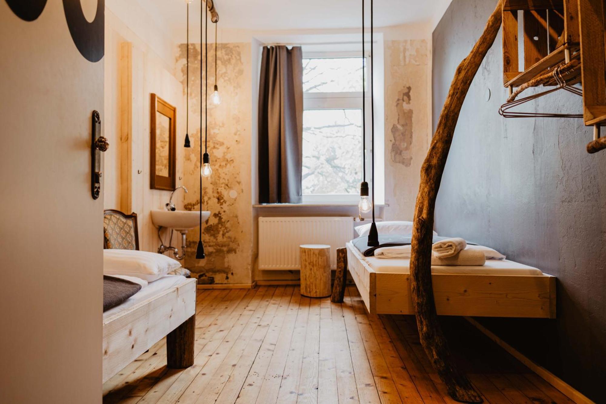 Triple Room Shower