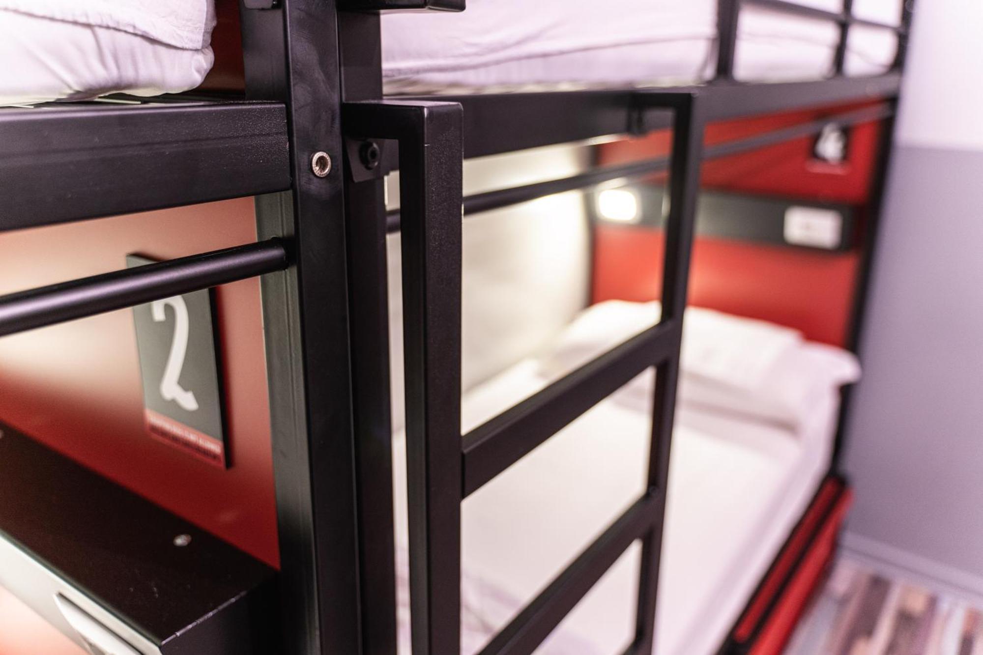 Bed 8-Bed Mixed Dormitory Room