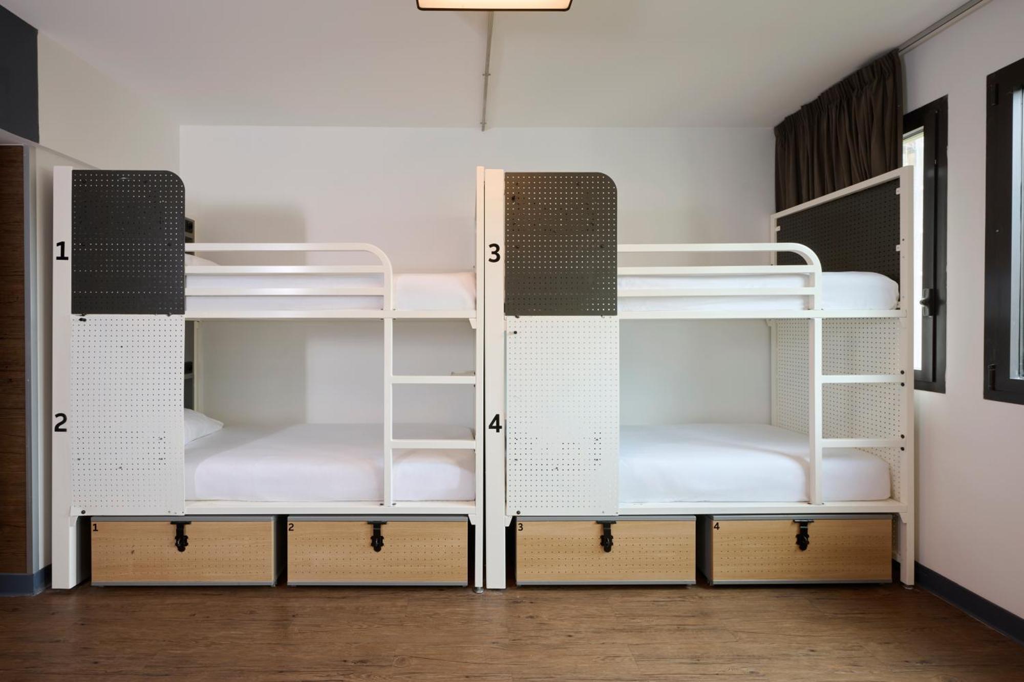 Room with 8 beds and Private Bathroom