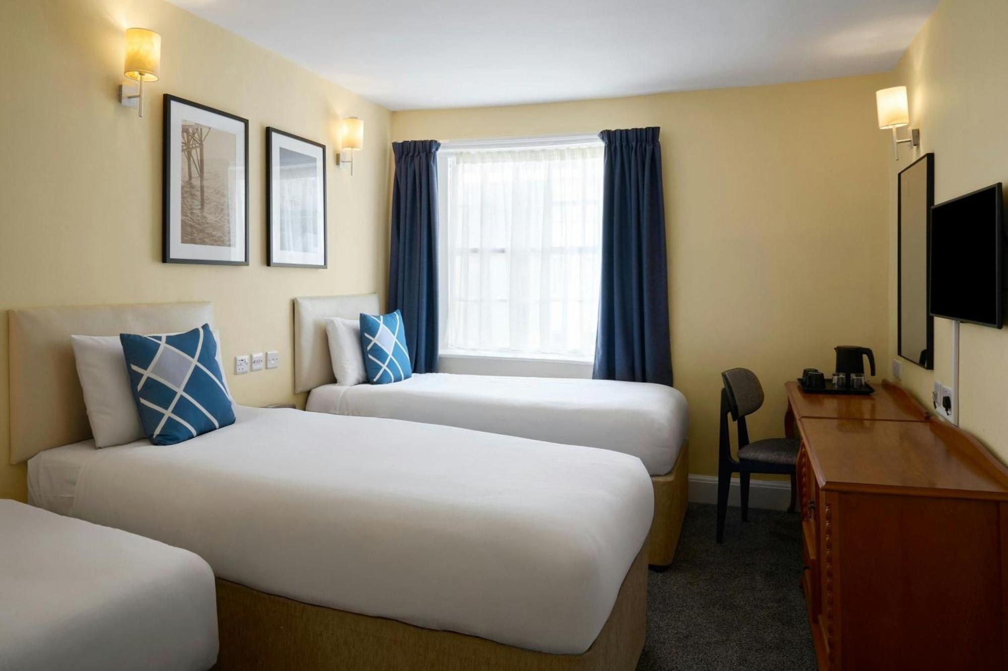 Triple room 3 Single beds,1691980180:JPEG