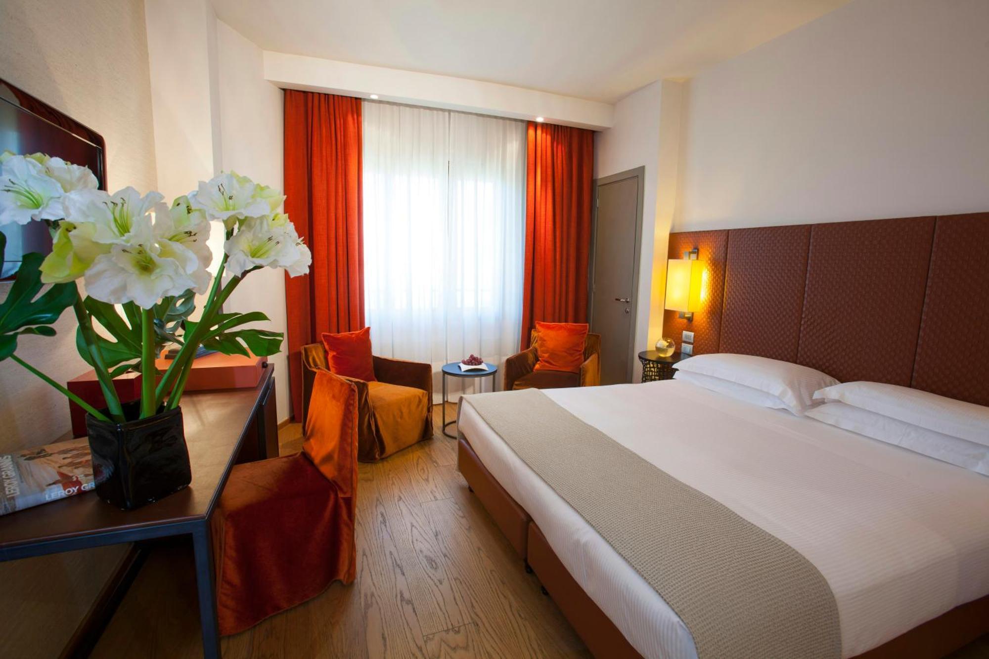 Two Connecting Double Rooms,1729994212:JPEG
