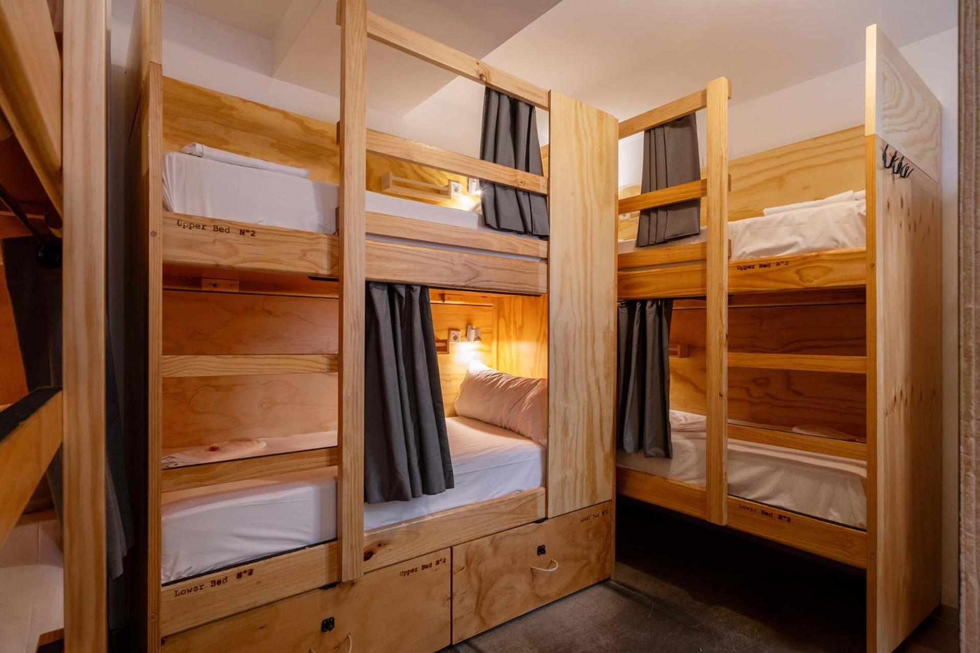 Single Bed in 6-Bed Mixed Dormitory Room with Private Bathroom,1731408036:JPEG