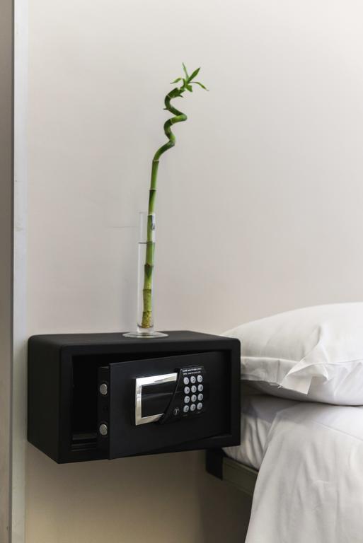 Cama em Dormitório Misto de 6 Camas com Banheiro Privativo