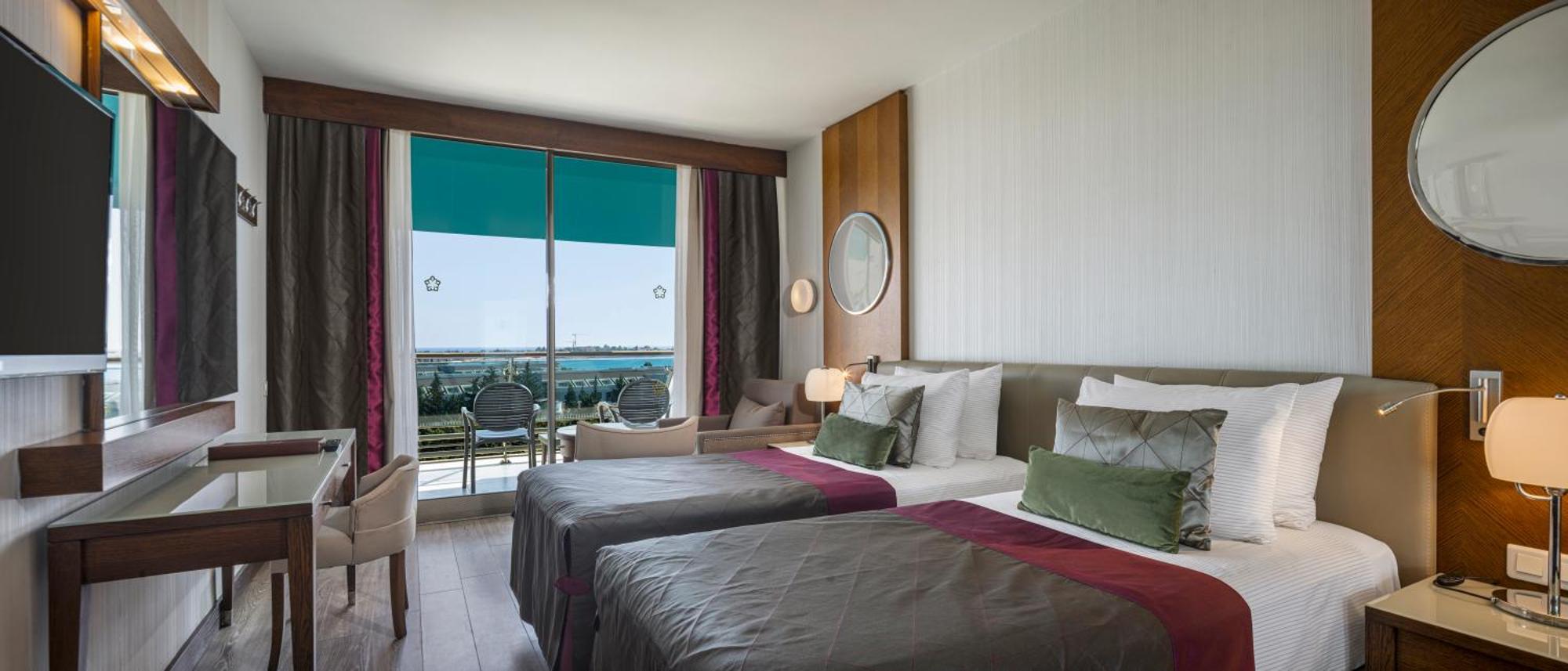 Double or Twin Room Sea View