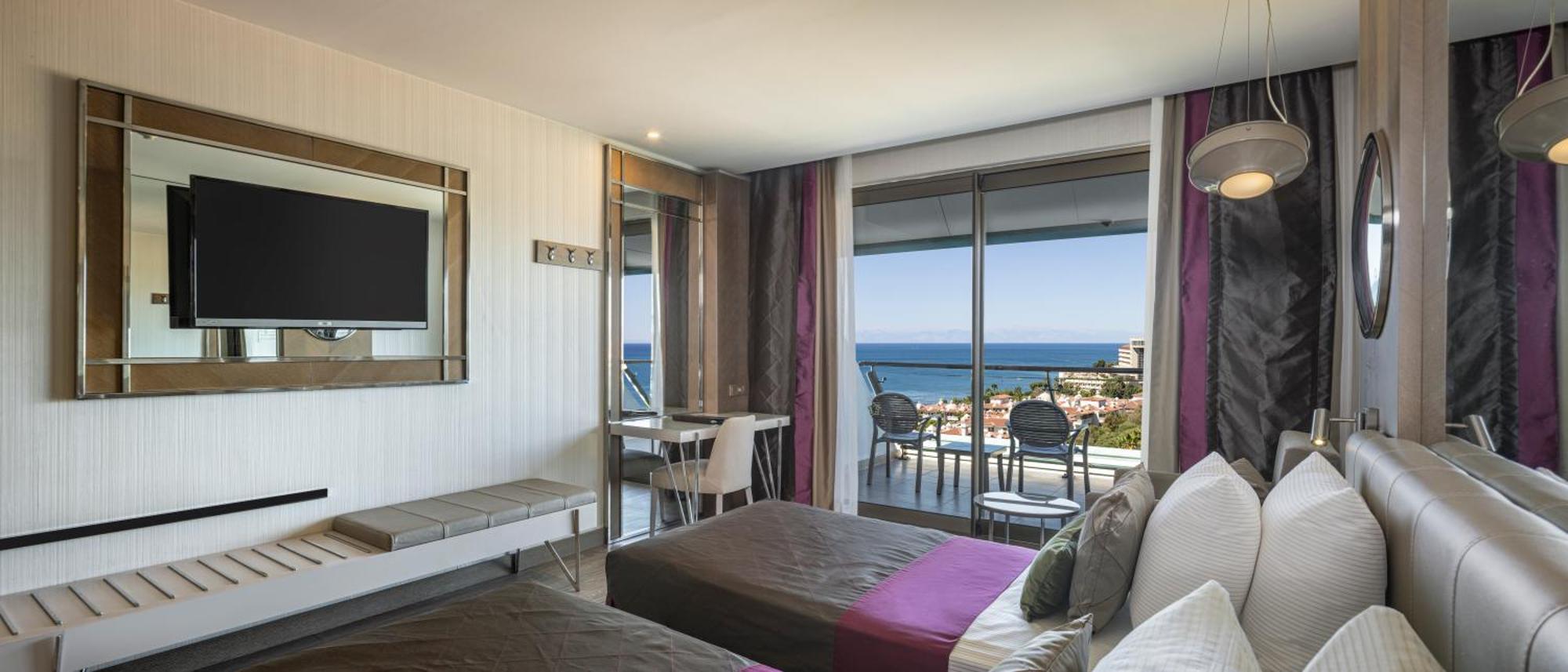Double or Twin Room Sea View