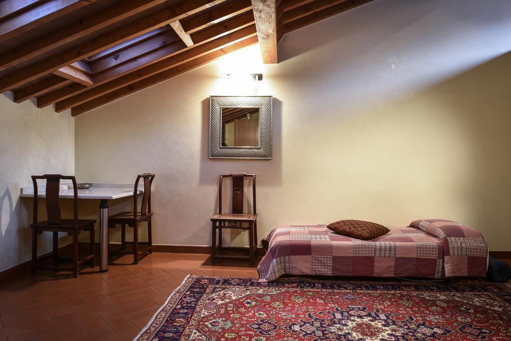 One-Bedroom Apartment,786949656:JPEG