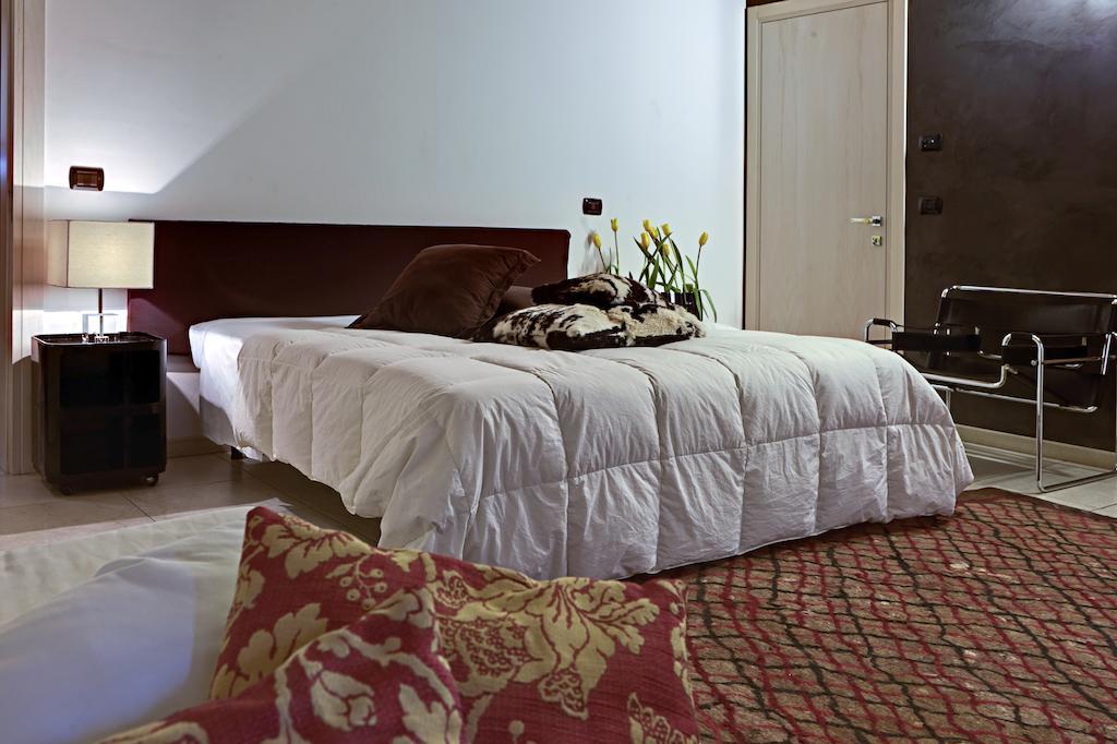 Two-Bedroom Apartment,779286429:JPEG