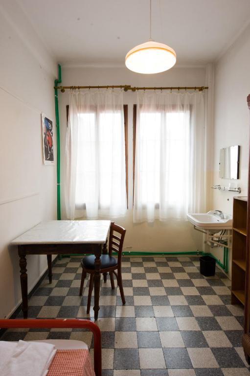 Eenpersoonskamer met Gedeelde Badkamer