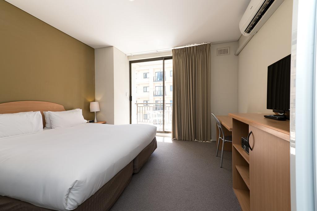 Superior One-Bedroom Apartment