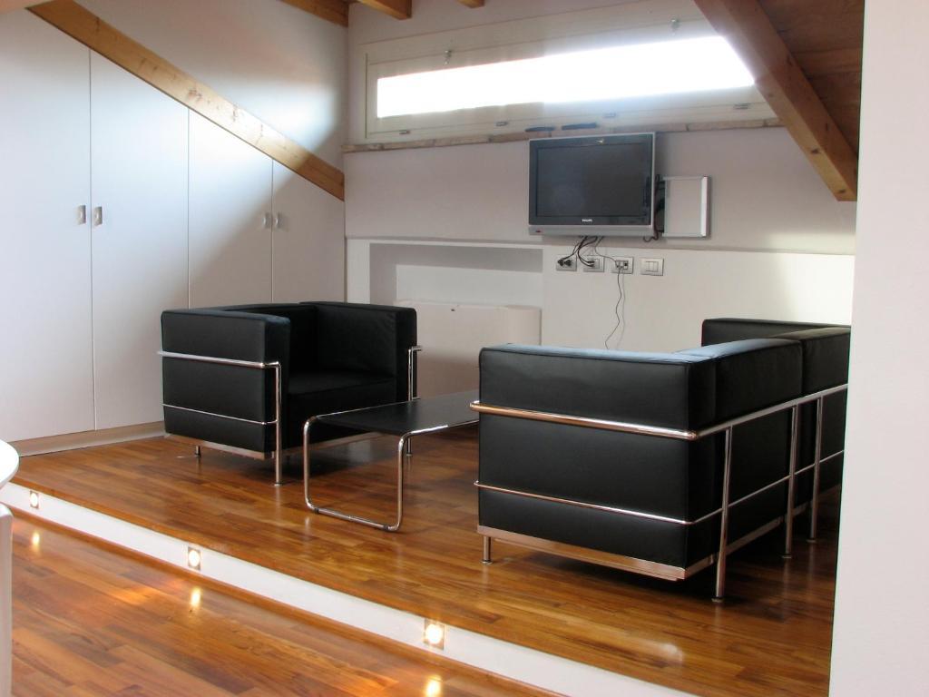 Deluxe Suite - Attic,43823821:JPEG