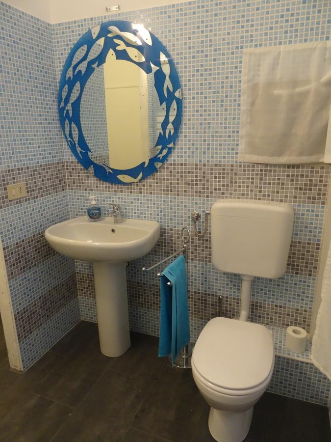 Camera Matrimoniale con Bagno in Comune