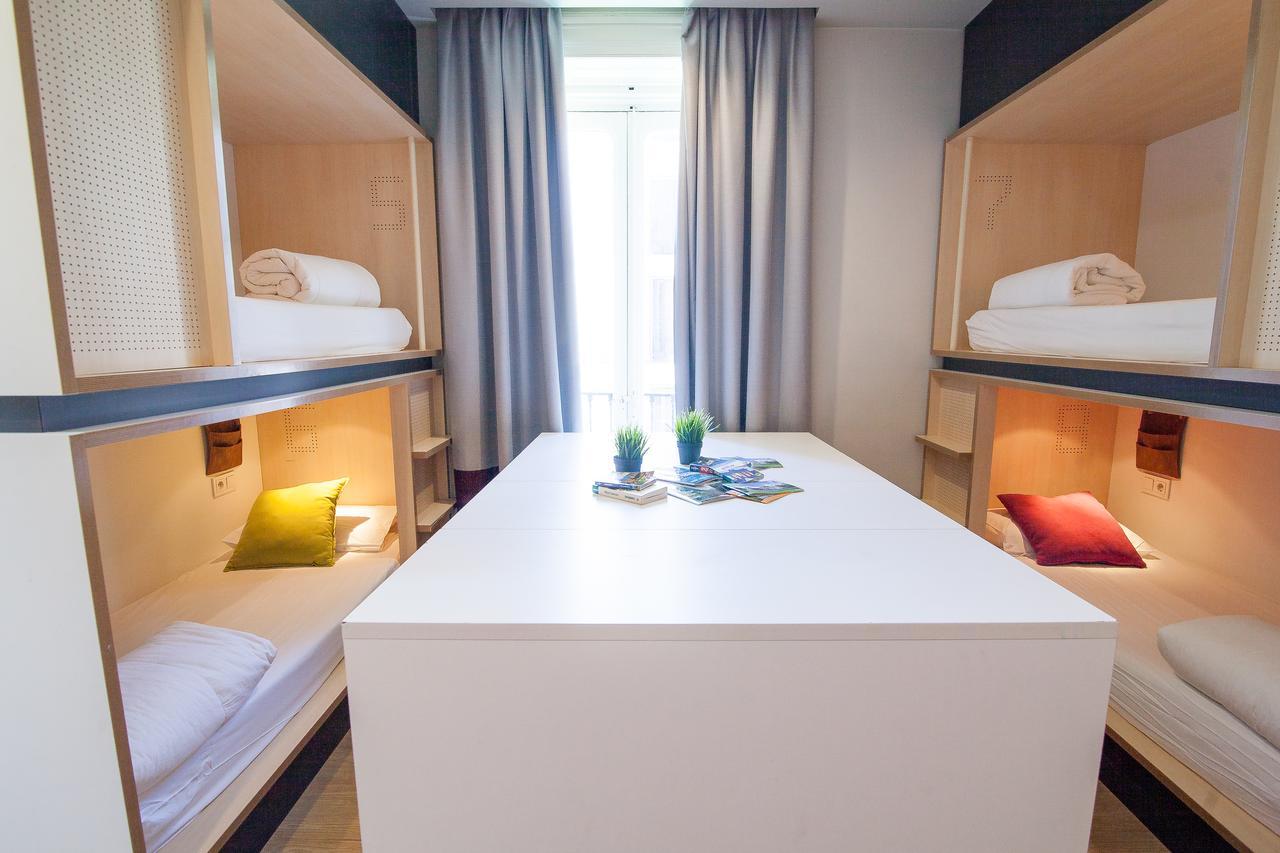 Bed 8-Bed Mixed Dormitory Room