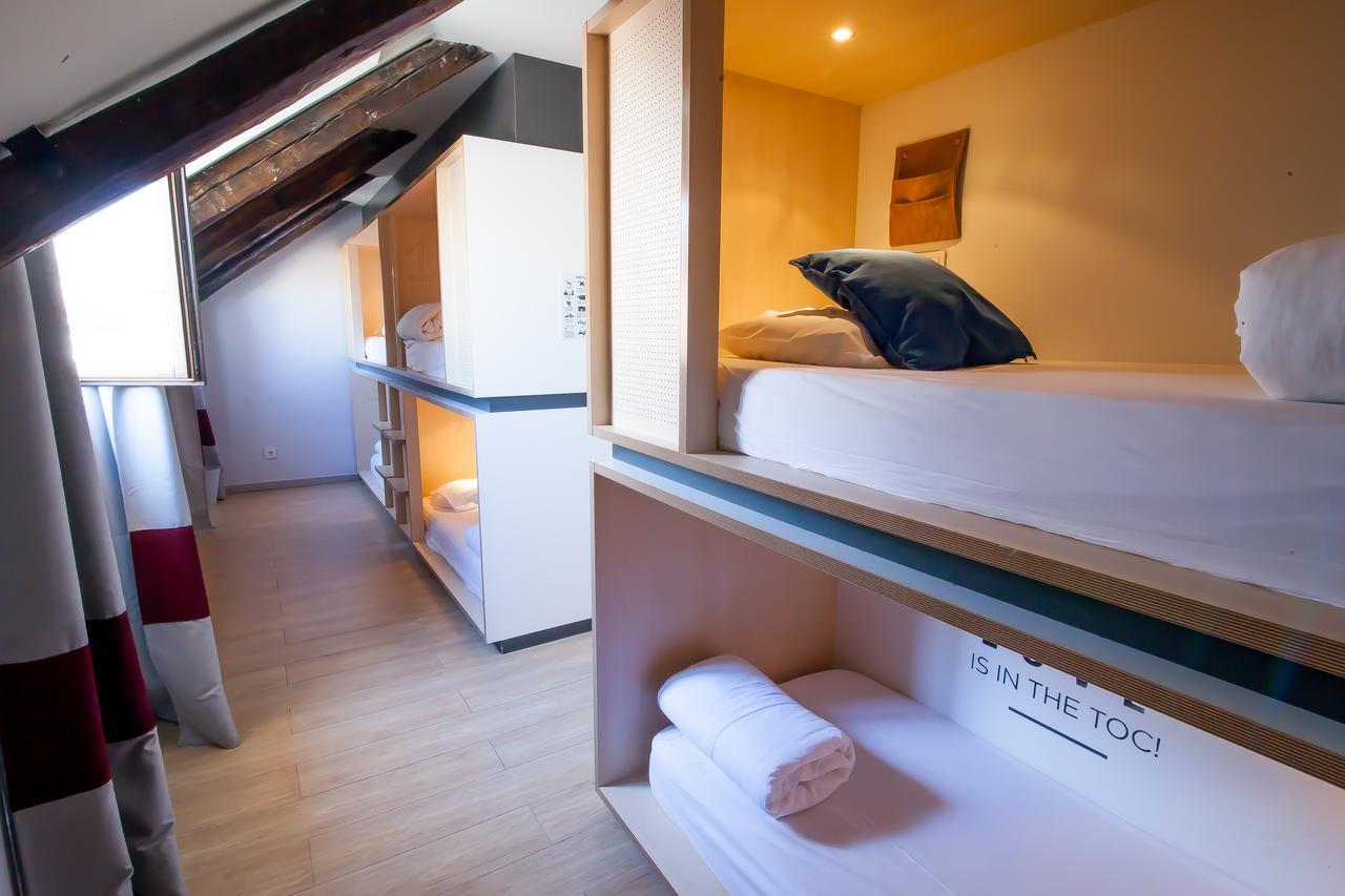 Bed 8-Bed Mixed Dormitory Room