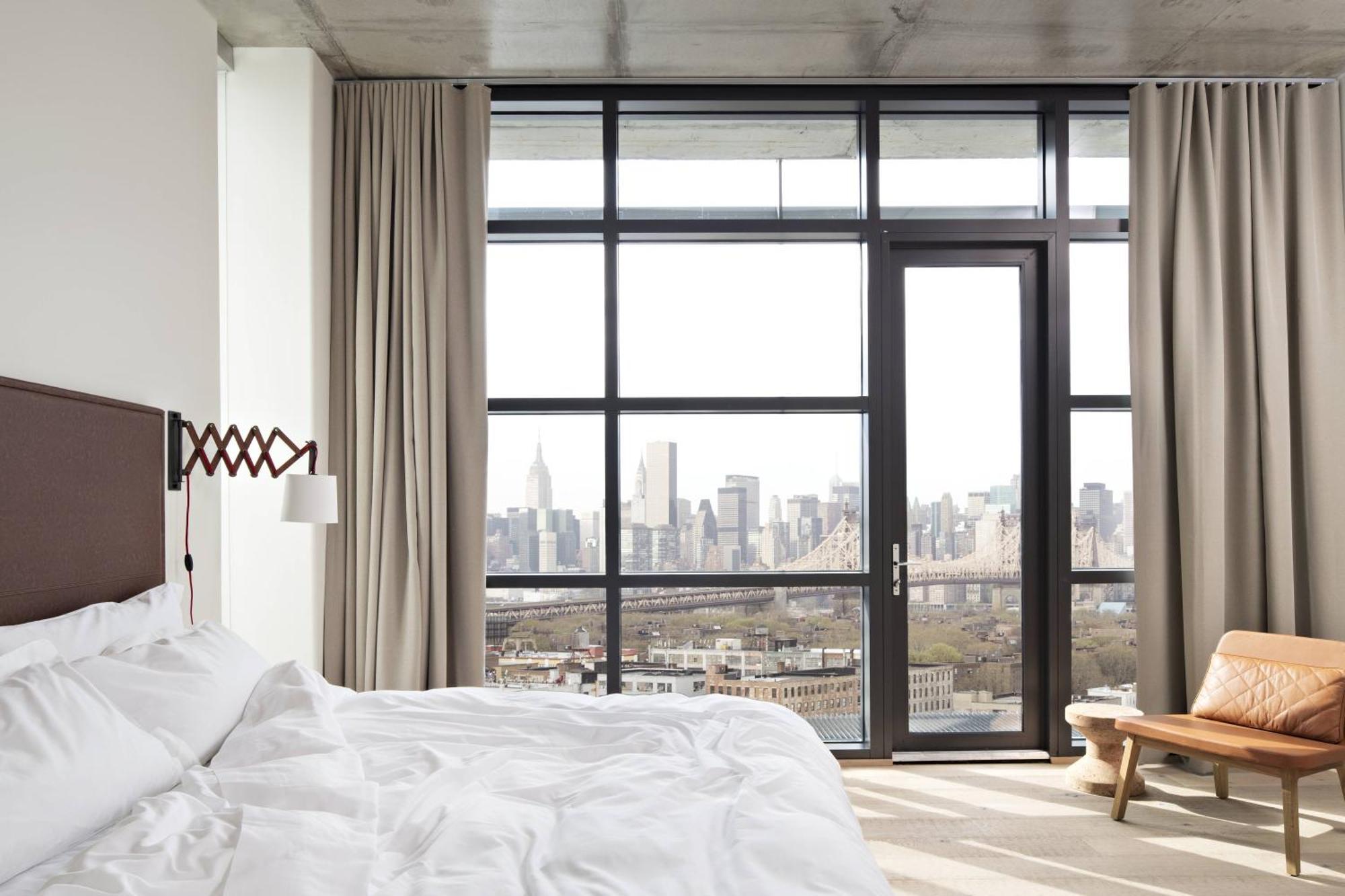 King Room with Manhattan View Balcony,962929816:JPEG