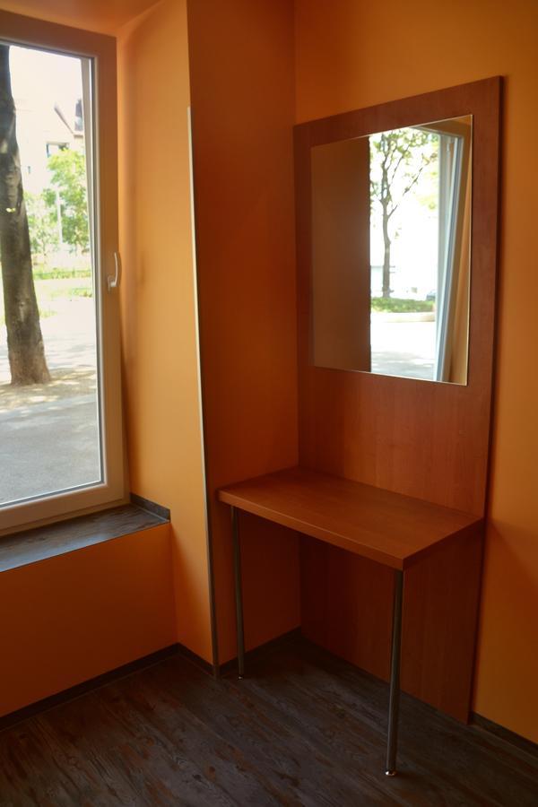 Double Room,587389572:JPEG