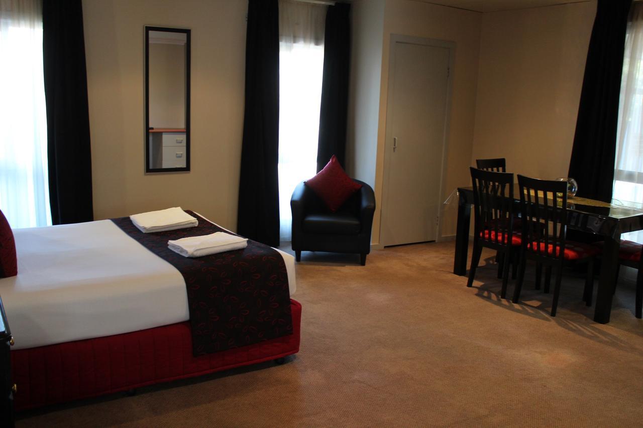 Deluxe Spa Room