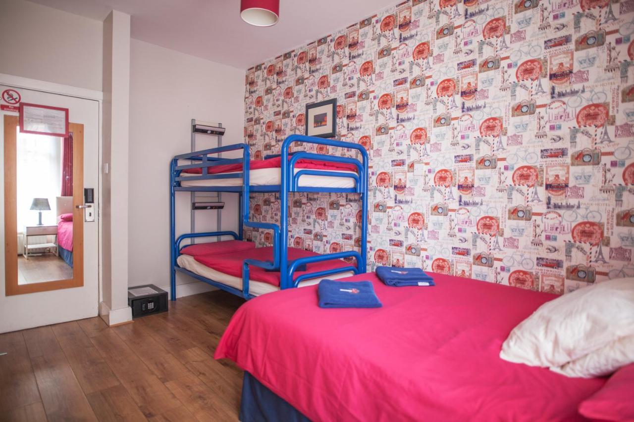 Twin room private Ensuite