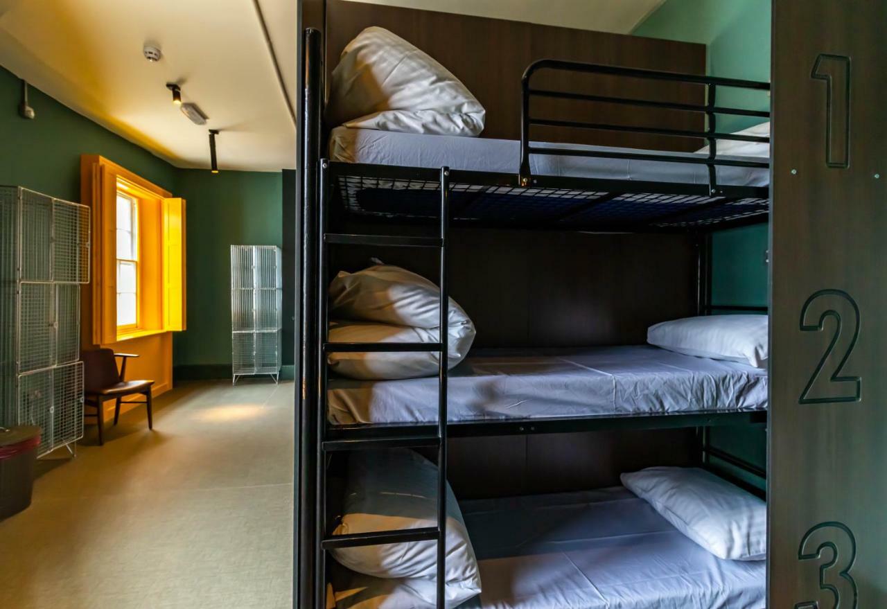 Bed 9-Bed Female Dormitory Room,789334911:JPEG