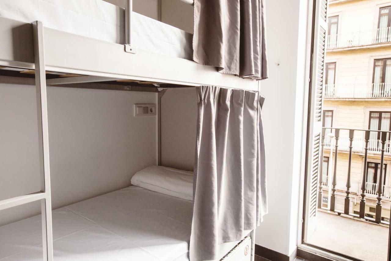 Bed 16-Bed Female Dormitory Room Bathroom