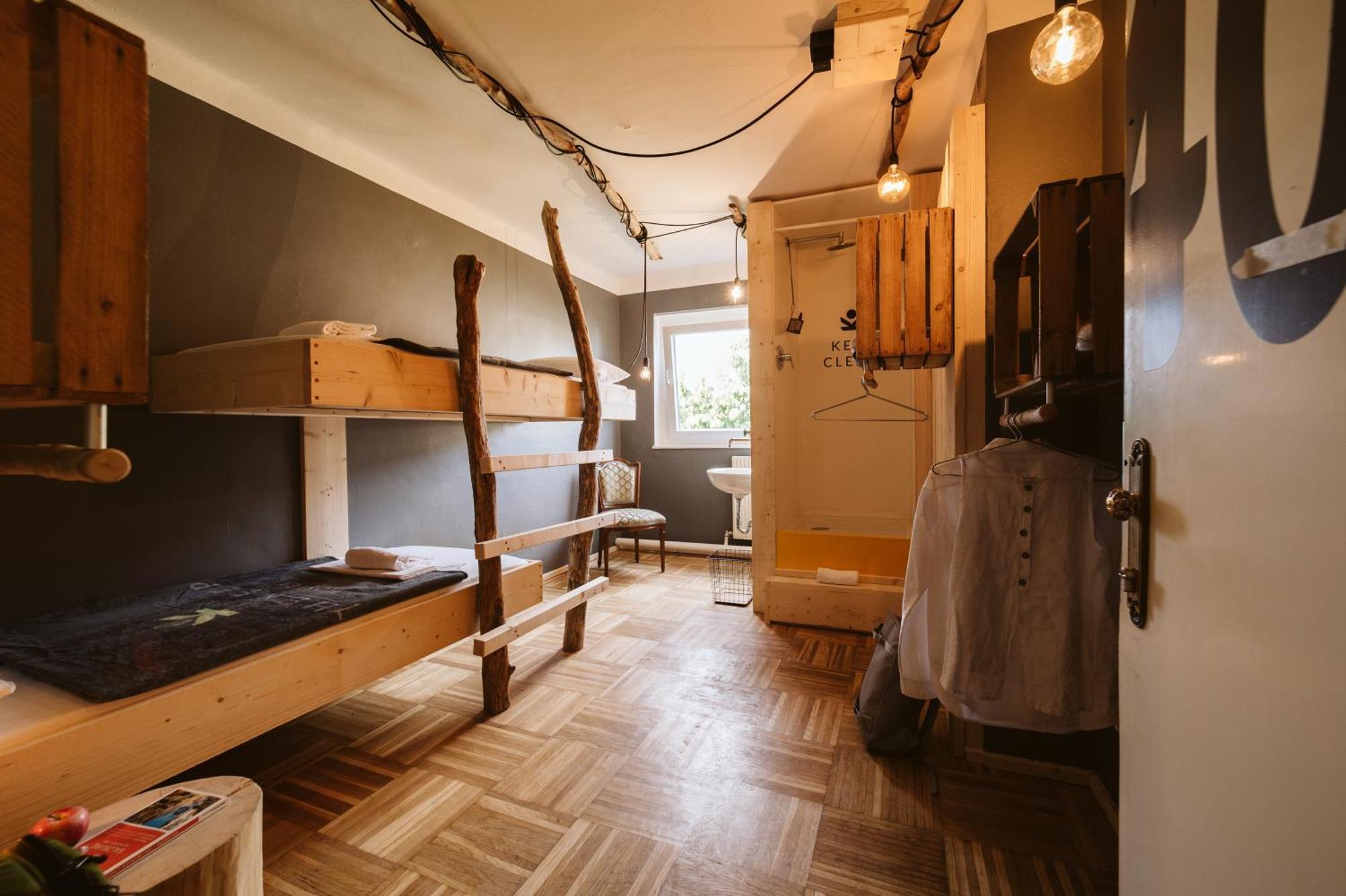 Twin Room Shower