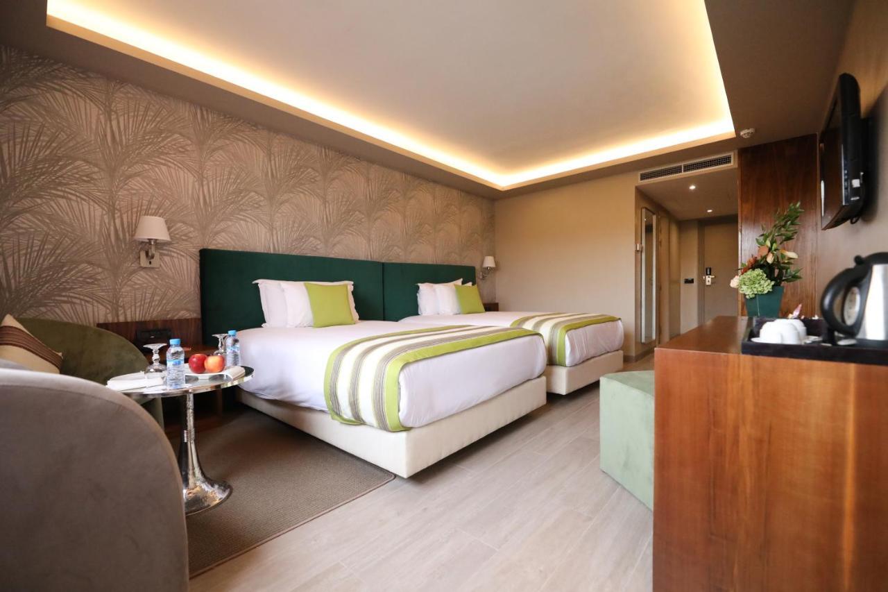 Superior Room, Twin Beds