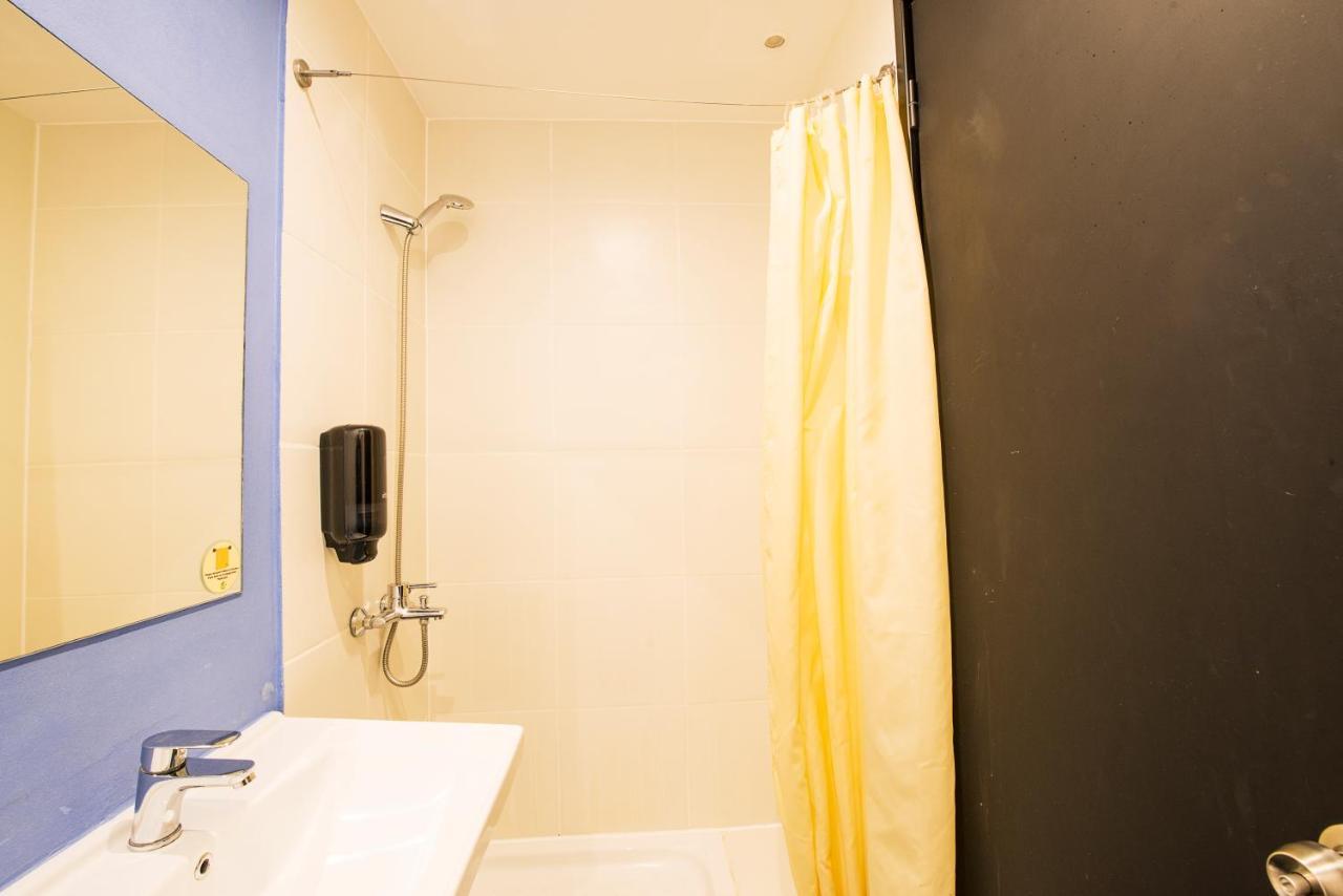 Camera Doppia con Letti Singoli con Bagno Interno