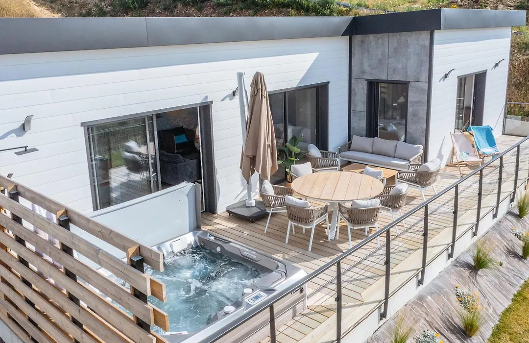 La Villa de Pen ar Menez terre&mer avec spa-1