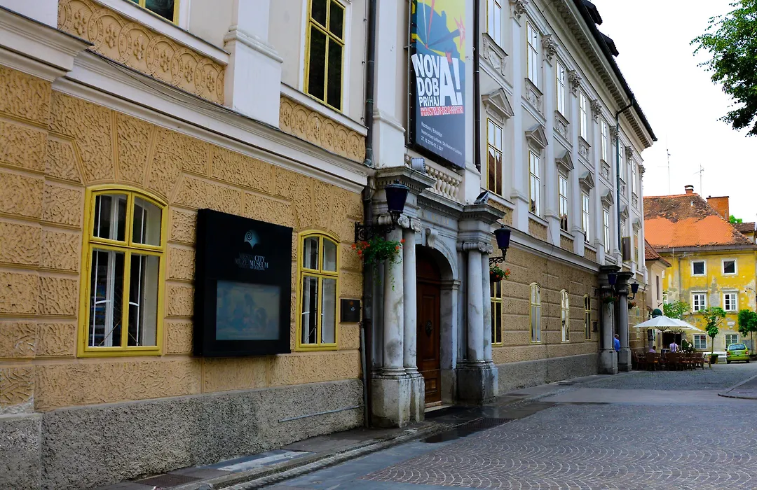 Hotel Mrak-1