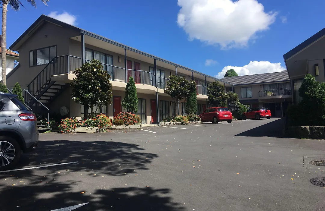 Cornwall Park Motor Inn-1