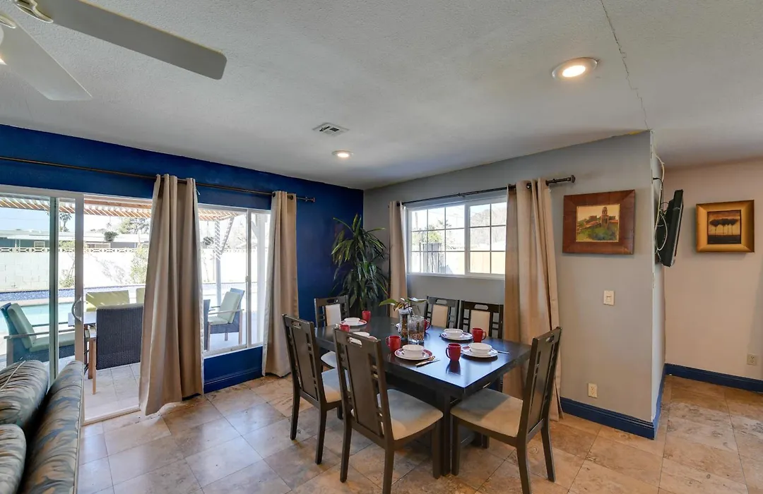 Elegant Home W/ Pool Table: 3 Mi To Vegas Strip!-1