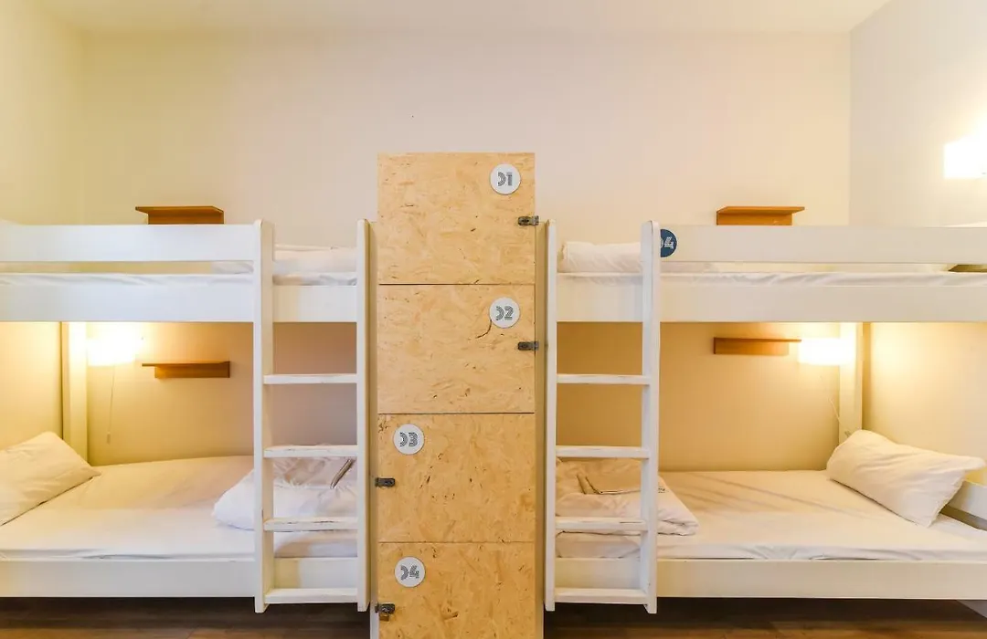 SLO Hostel Lyon Saxe-1
