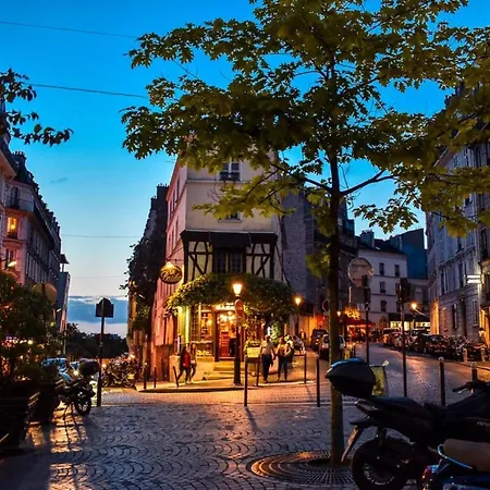Plug Inn Montmartre By Hiphophostels-3