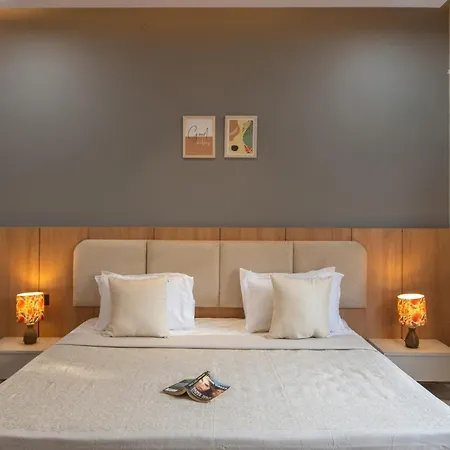 Stayvista'S Avadh Vatika - Mountain-View Villa With Outdoor Pool, Lawn Featuring A Gazebo & Bar-2