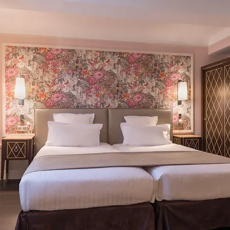 Crystal Hotel-2